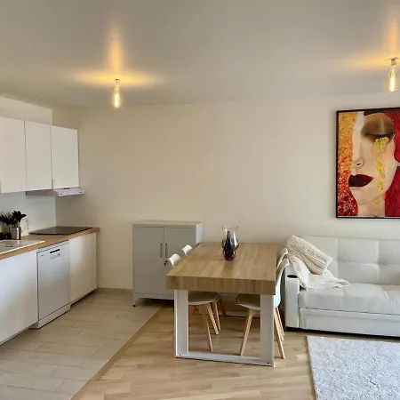 Beautiful Modern Near Paris Clamart